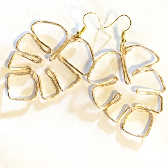 Jewelry - Monstera leaf earrings